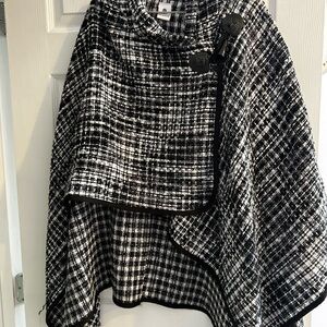 Jessica McClintock Monochrome Plaid Cape